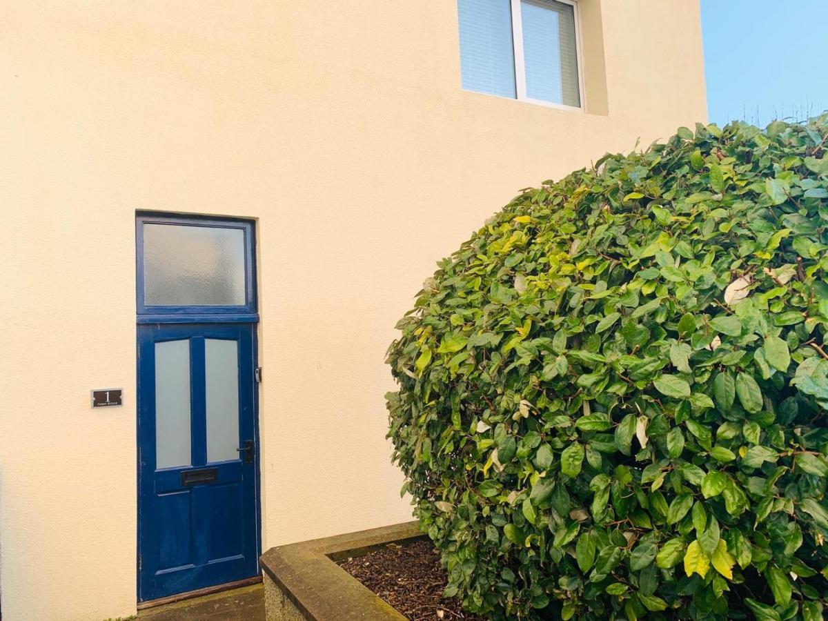 Ferry House Apartamento Pembroke Dock Exterior foto